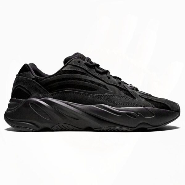 YEEZY BOOST 700 VANTA